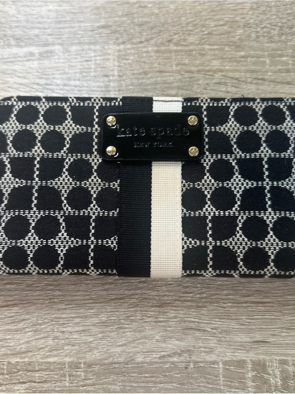 KATE SPADE 2015 NEDA WALLET BLACK/WHITE  geometric & STRIPED PENN PLACE